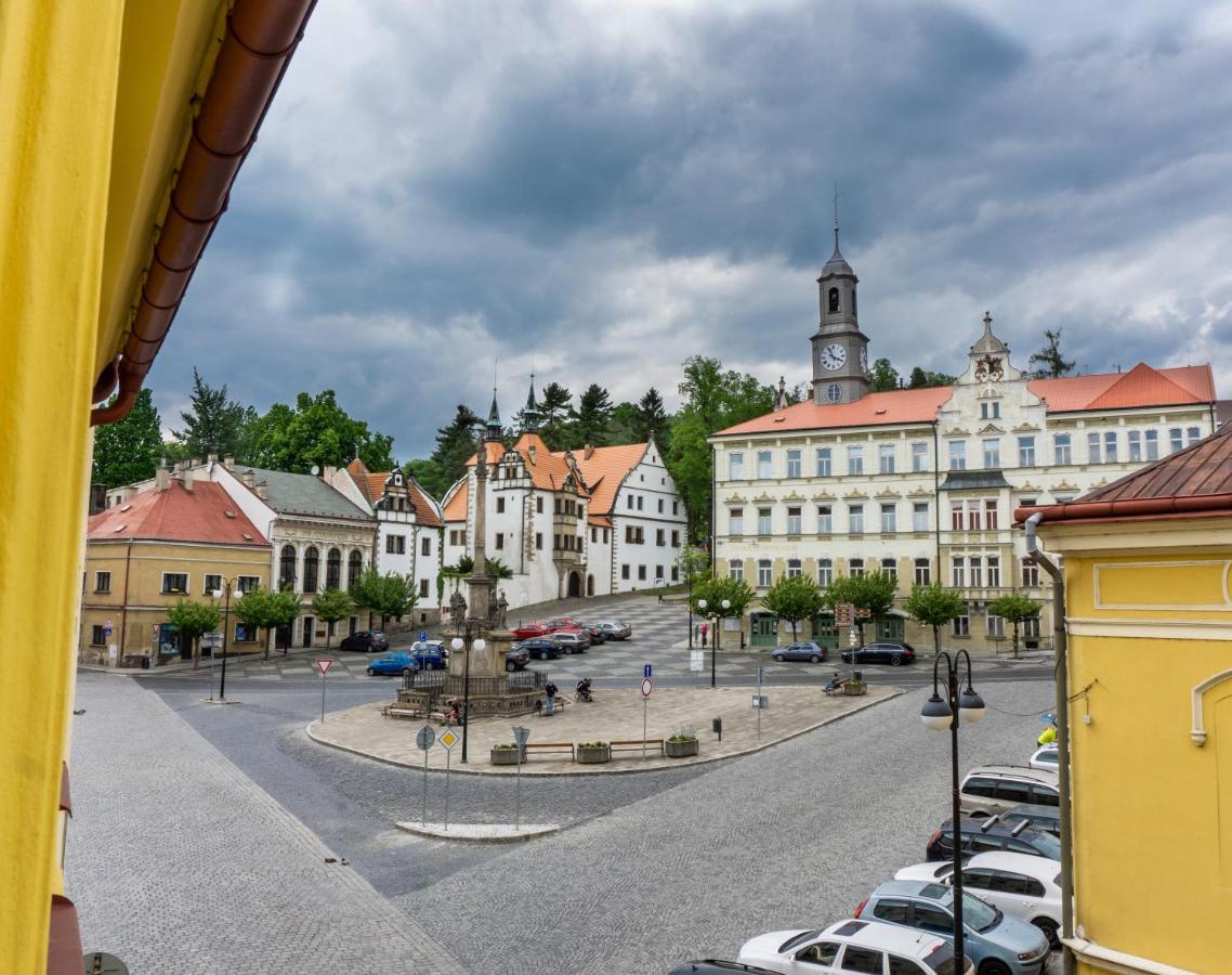 Penzion Ruze Benesov nad Ploucnici ภายนอก รูปภาพ