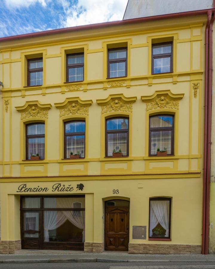 Penzion Ruze Benesov nad Ploucnici ภายนอก รูปภาพ